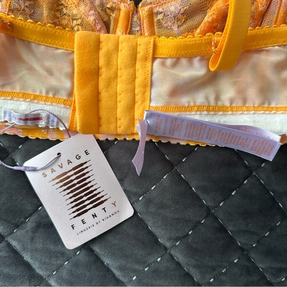 NWT Savage X Fenty Watercolor Tie Dye Unlined Lace Bra Size 40C - Picture 6 of 7